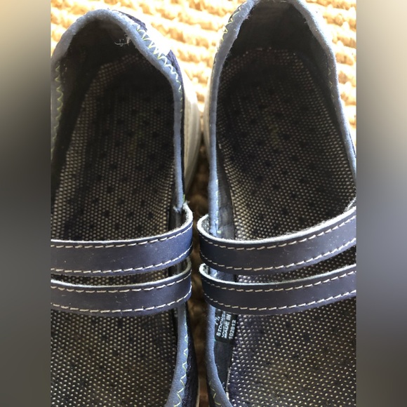 LL Bean shoes, Mary Jane style, mesh - Picture 4 of 10